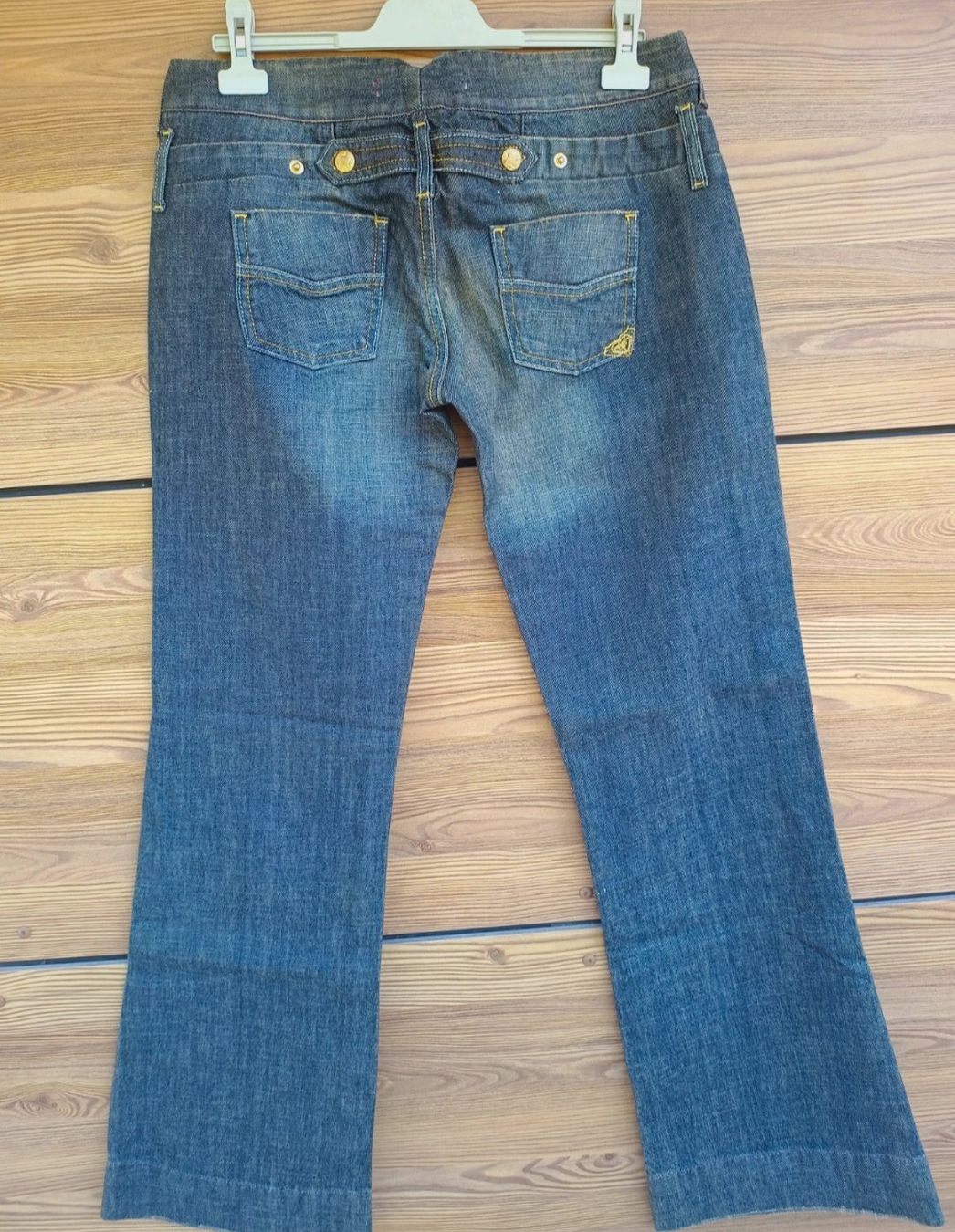 Roxy Jeans: Jean brut délavé Roxy flare taille 30 - Neuf – Neu (gemäss Beschreibung) aus Genève von Brachiopode 1