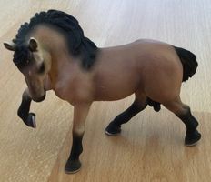 SPIELZEUGPFERD VON SCHLEICH 2009 DYNAMISCHE FORM WIE NEU!