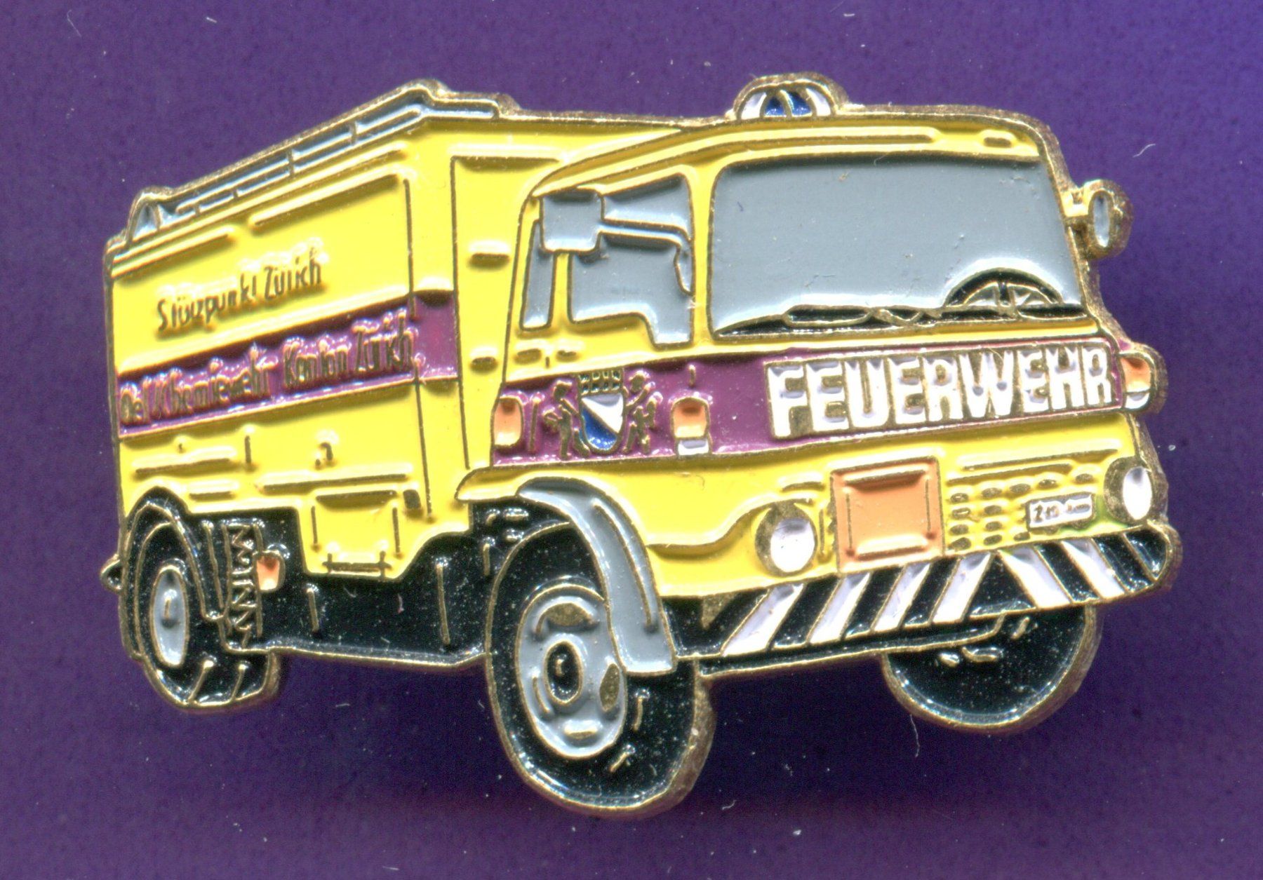 Plaketten & Abzeichen: Feuerwehrauto  Zürich – Gebraucht aus Winterthur von Sammleroase
