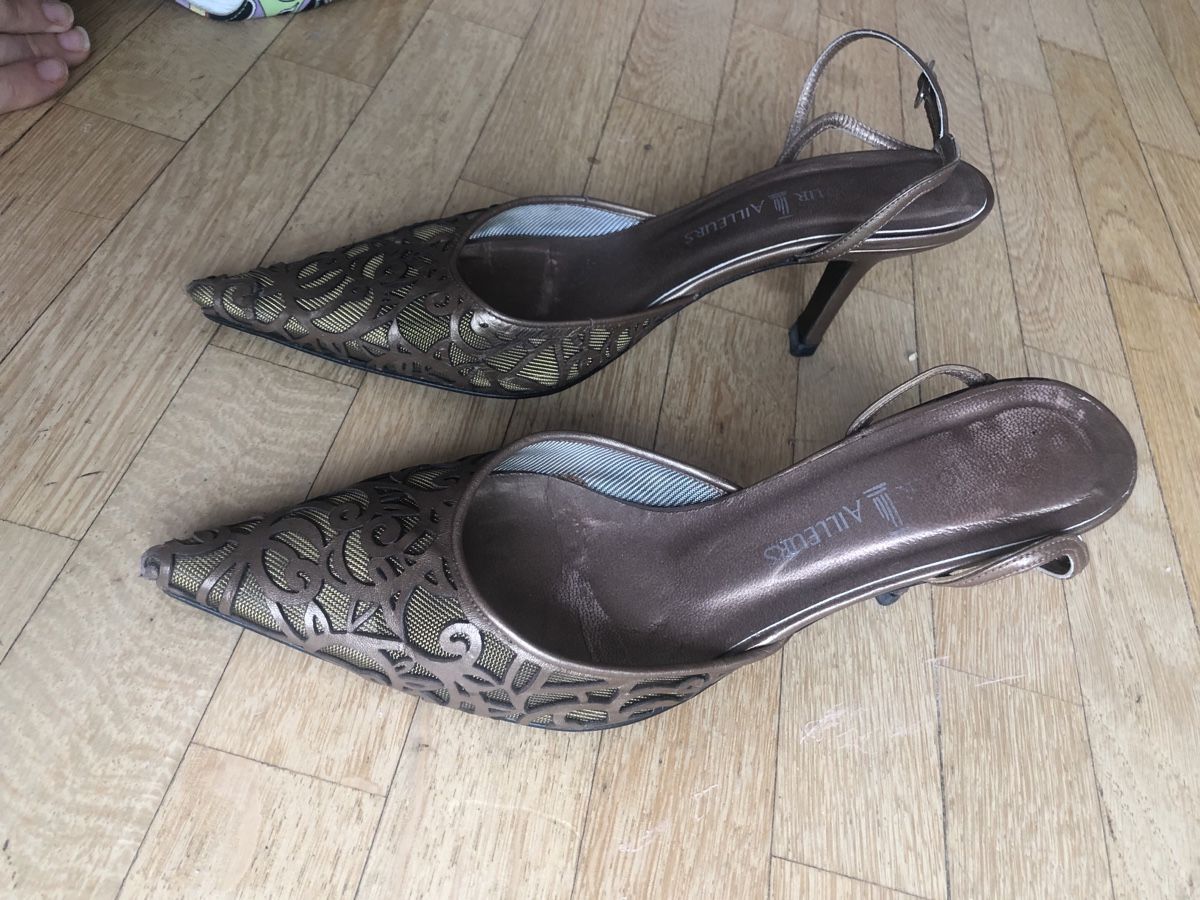 Scarpe da donna: Escarpins Un jour ailleurs – Usato da Versoix venduto da wen_75xm 1