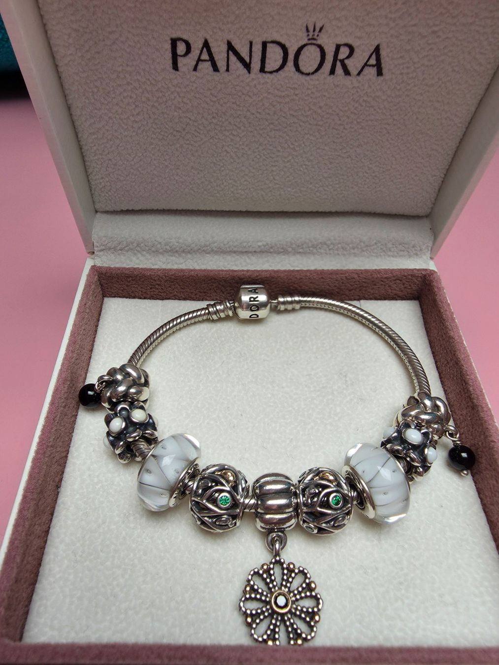 Pandora Bracciali & Braccialetti: Original Pandora Armband mit 9 Charms – Usato da Kölliken venduto da ambar