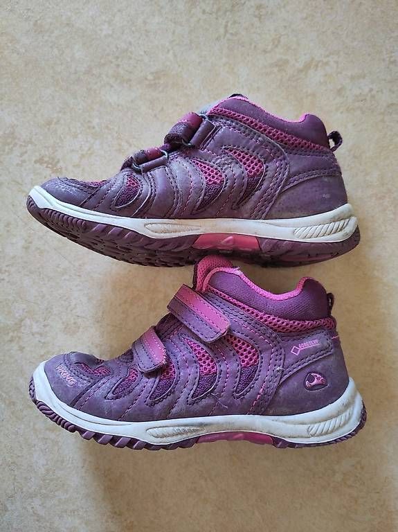 Scarpe per ragazze: Schuhe Viking Grösse 29 – Usato da Igis venduto da Ricema 1