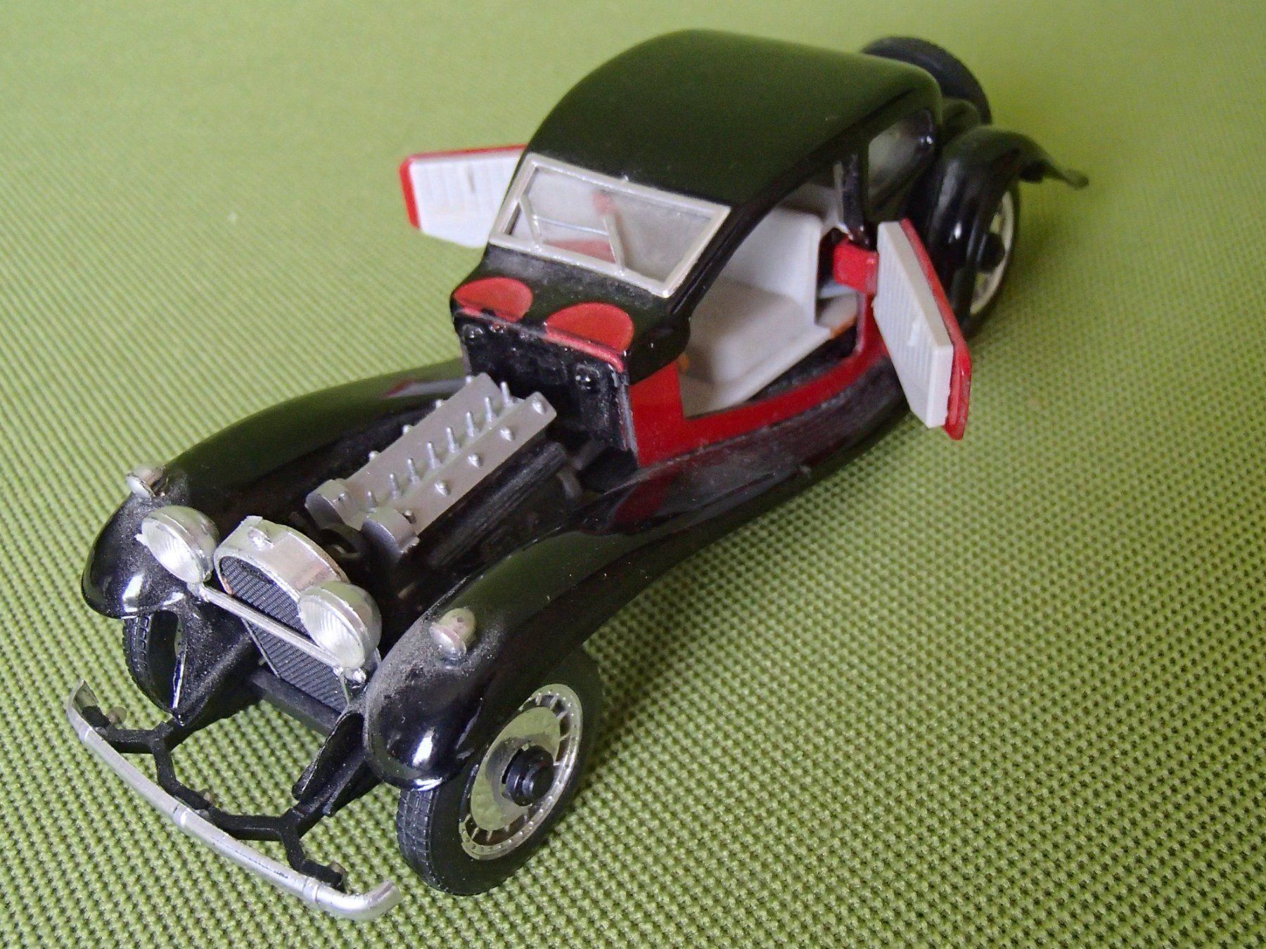 Modellini d'auto: Bugatti T60 Modelauto RIO schwarz rot – Usato da Schöfflisdorf venduto da pullux 6