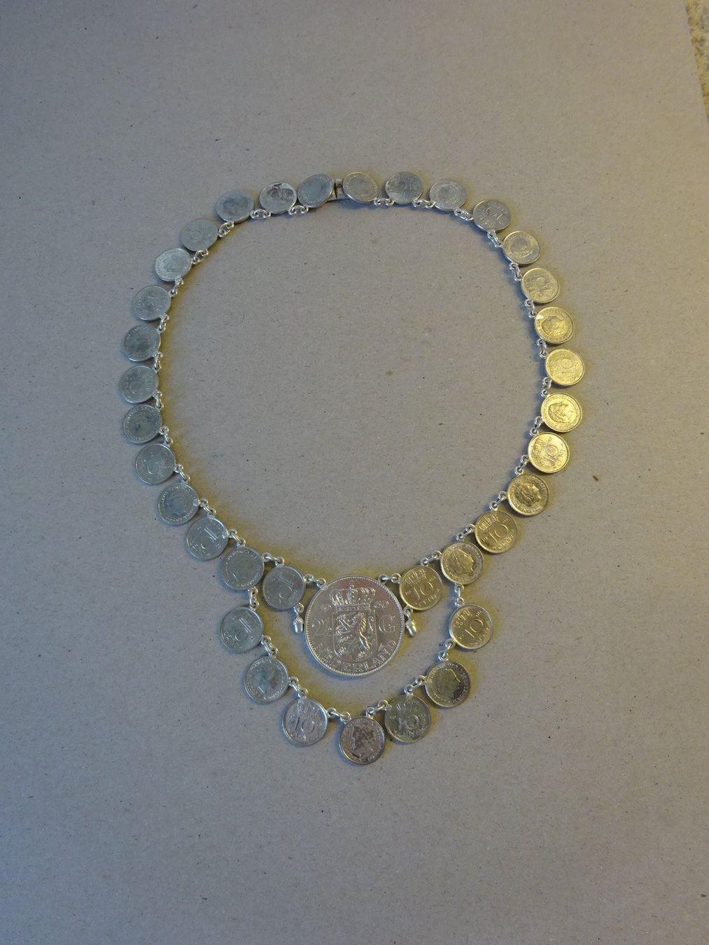 Catenine: Collier Münzen Kette -  Niederlande – Usato da Esslingen venduto da eintagammeer