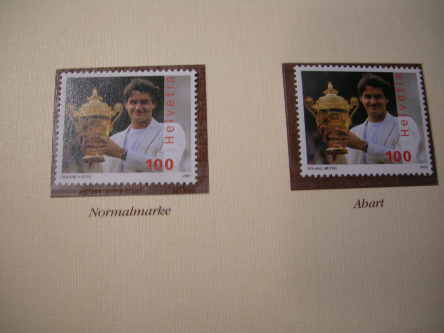 Tous les timbres: 2007 ROGER FEDERER, ABART SCHWARZER MANSCHETTENKNOPF – D'occasion à Eschenbach SG par eDaisy 2