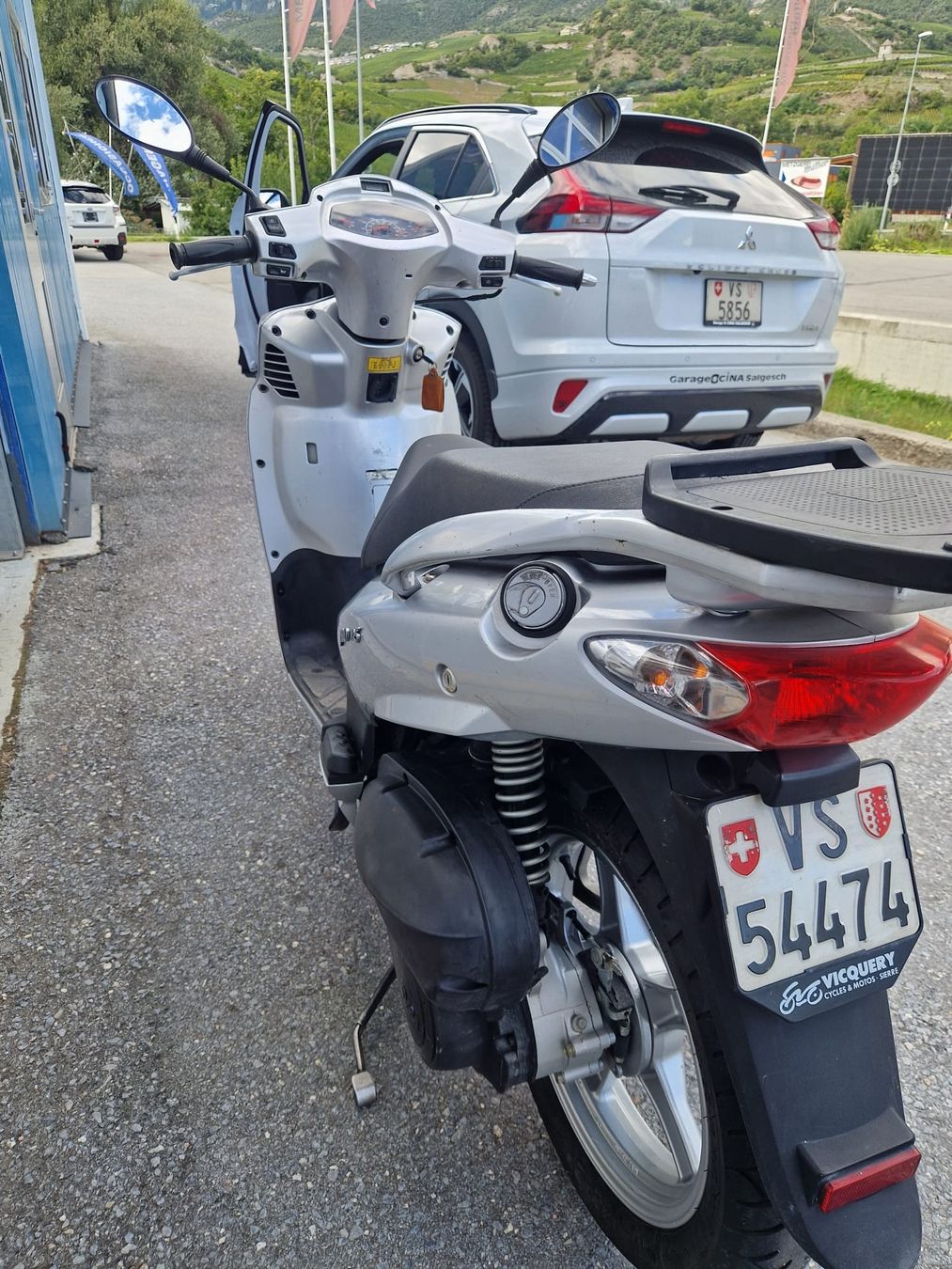 Sym Scooters: SYM HD 125 Roller, Grau Metallisiert ab MFK – D'occasion à Salgesch par Vintageswitzerland 3