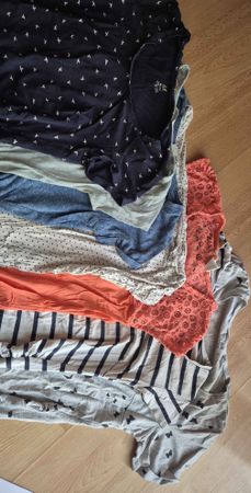 Lot de 7 t-shirts de grossesse H&M divers motifs et couleurs