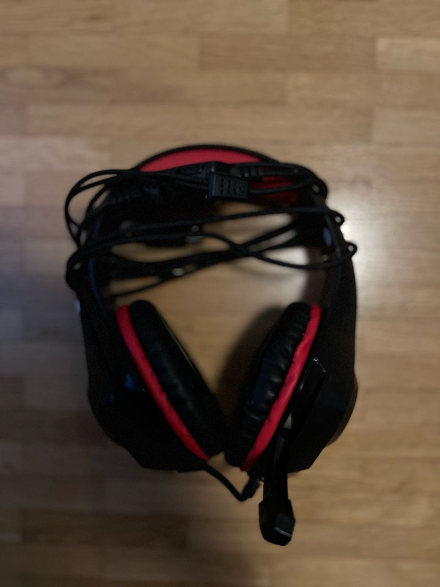 Kopfhörer: Gaming Headset Black Red used – Gebraucht aus Bern von pnlmc2325 1