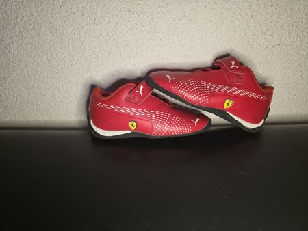 Rote Puma Ferrari Kinderschuhe, Grösse 23, Top Zustand!🐎
