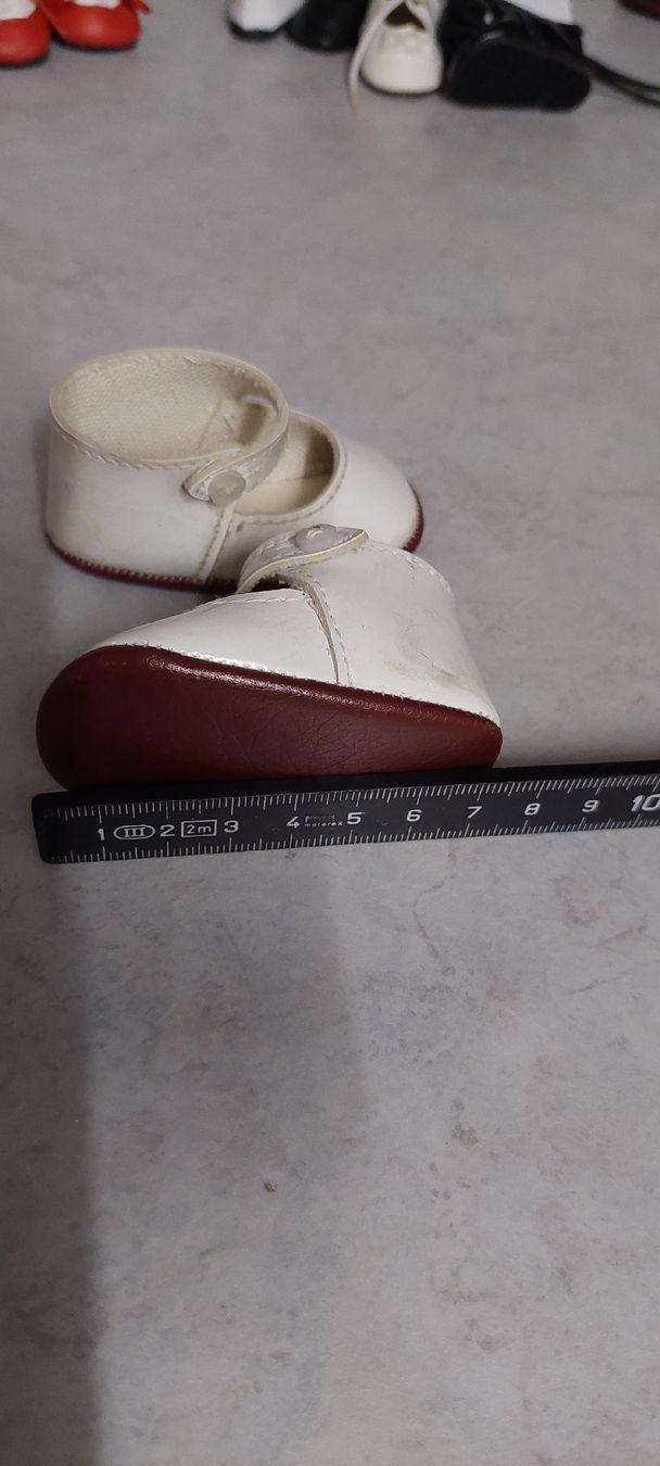 Sasha Morgenthaler Bambole: 5Paar Puppenschuhe H.Ott evt.SASHA – Usato da Muri AG venduto da nindo1 3