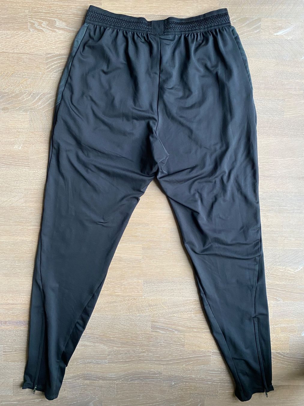 Nike Hosen: Nike DRI-FIT Trainingshose - Grösse S – Gebraucht aus Rossemaison von Carduelis 1