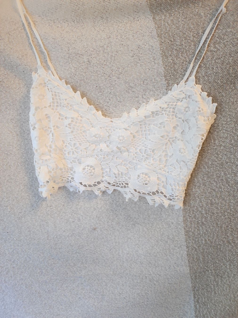 Top: Crop-Top mit Spitze weiss – Usato da Arni AG venduto da Rosen11