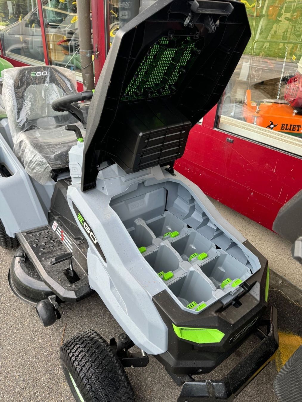 Ego Tagliaerba: EGO Rasentraktor TR3801E-B NEU – Nuovo (secondo la descrizione) da Zäziwil venduto da Motorgeraete 2
