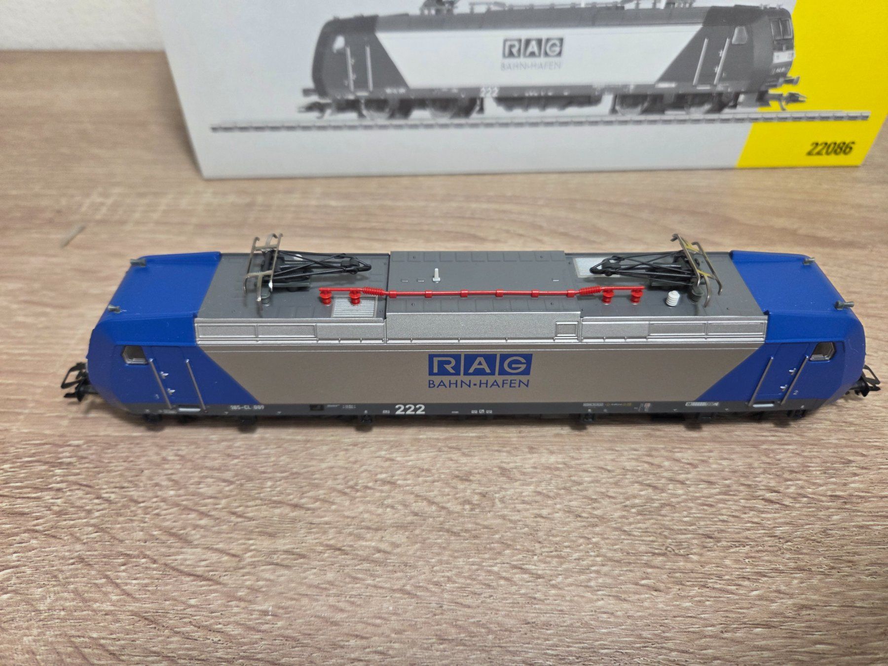 Trix Modellini di ferrovie: Trix 22086 E-Lok BR 185 RAG Digital H0 – Usato da St-Aubin-Sauges venduto da Lo_Go 4