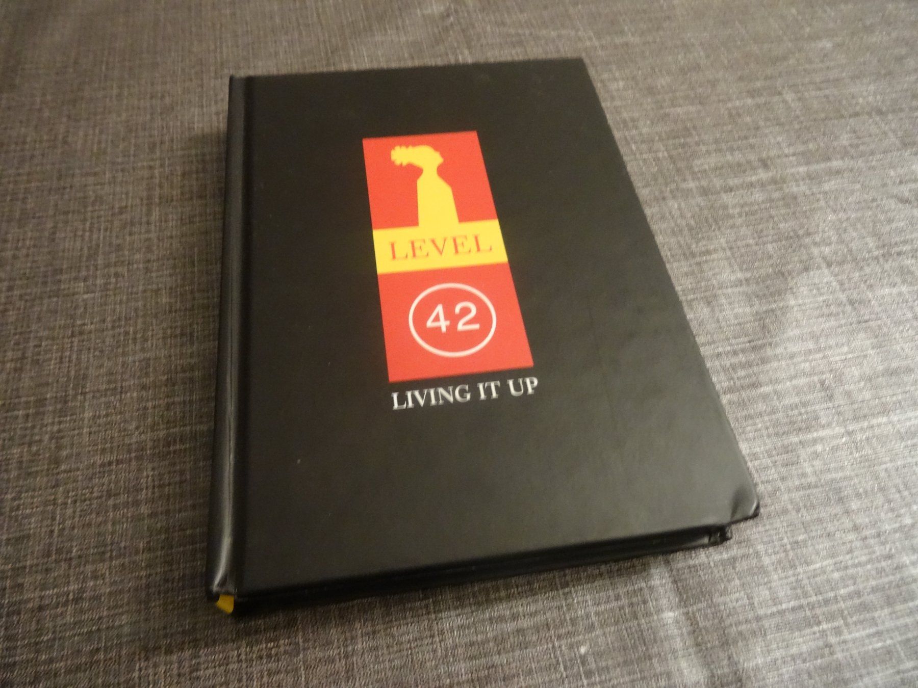 CD: Level 42 - Living it UP CD – Usato da Olten venduto da Disc-Verkauf