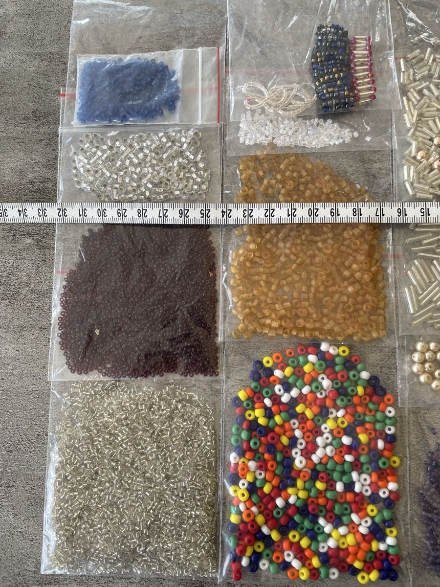 Perle (finte): mini perlen zum basteln – Usato da Rümlang venduto da baselsale1 1