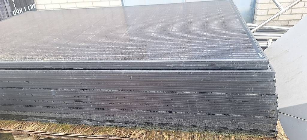Dispositivi a energia solare: 25 Stück Solar Module TrinaSolar 330W Black – Usato da Neuenkirch venduto da Baumixx
