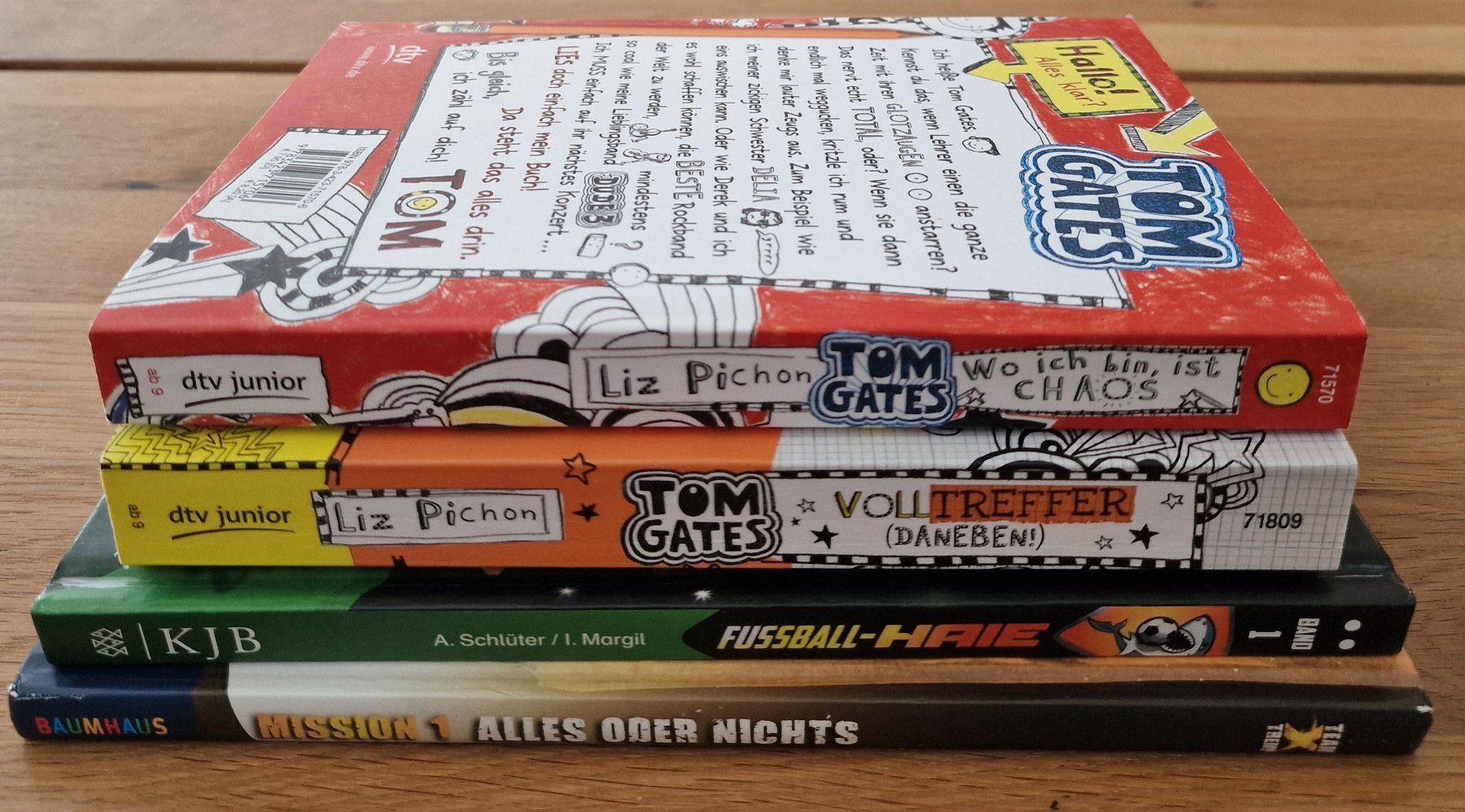 Fumetti: 4 Kinderbücher / Comics – Usato da Zürich venduto da Pero6 2