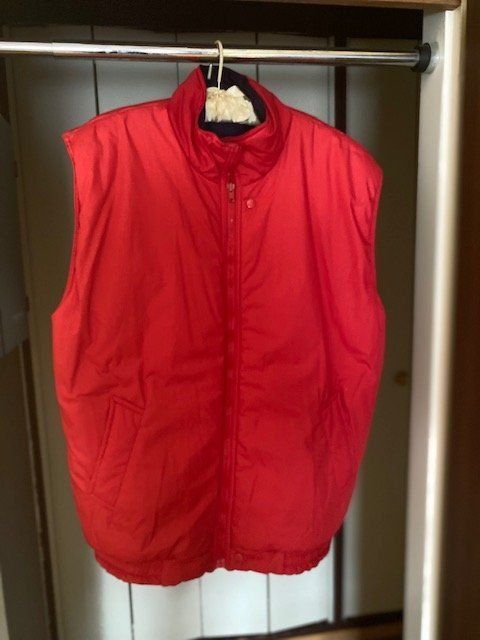 Gilet & Giacche: Gilet nylon bleu / rouge recto verso, US Basic, XL – Usato da Meyrin venduto da Abac007 7