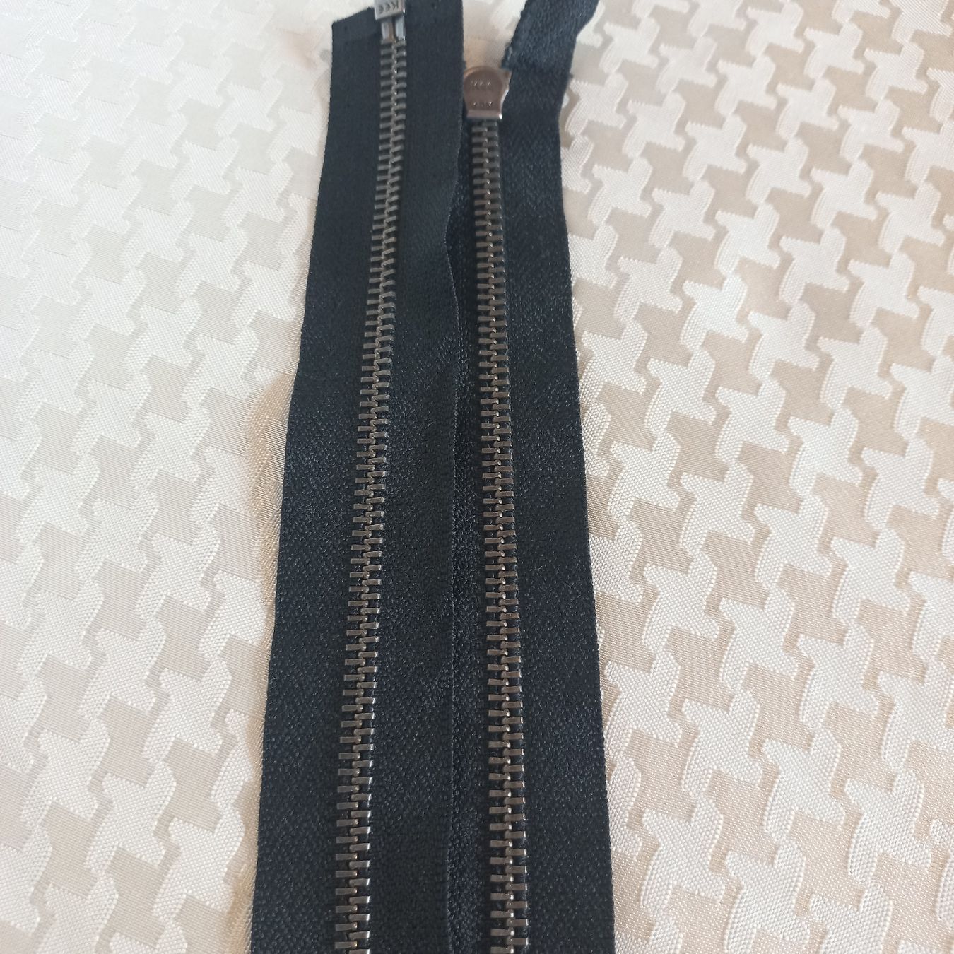 Tessuti: Fermeture éclair KEE noir 65 cm – Nuovo (secondo la descrizione) da Dompierre FR venduto da fat_xth5 8