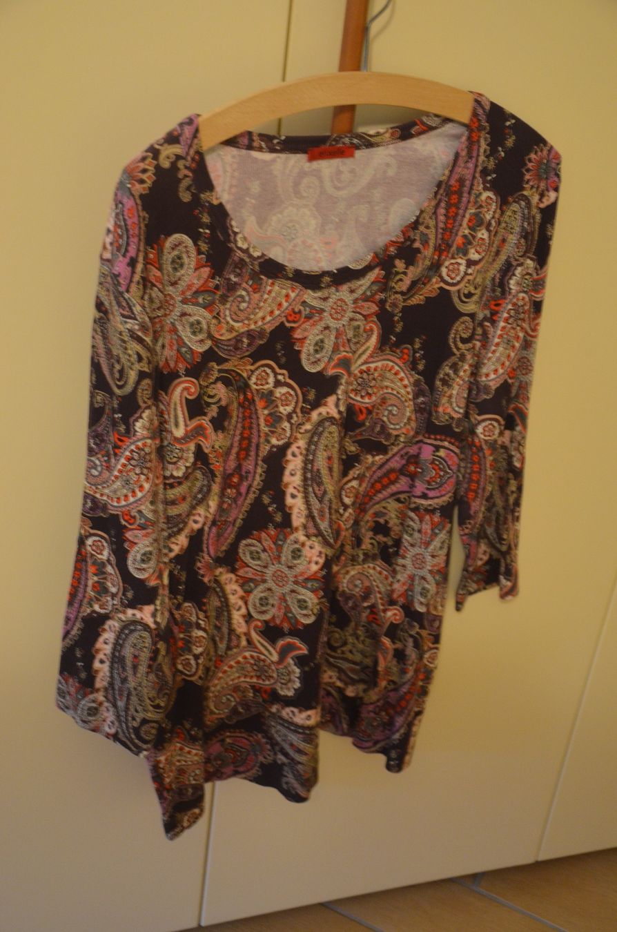 Camicette: TAILLE 48 – Usato da Chiasso venduto da Dolly015