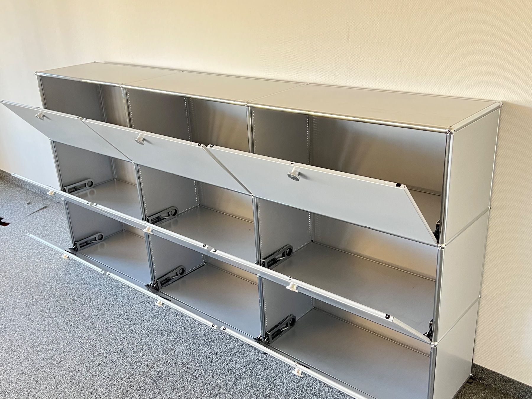 USM Kommoden: USM Haller Sideboard Mattsilber 4 Stück – Gebraucht aus Dietikon von Kumar_Occasionen 4