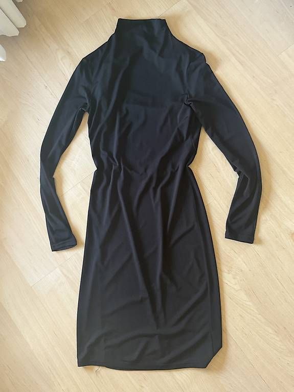 Vestiti: Rückenfreies Schwarzes Kleid – Usato da Emmen venduto da rossellamalito