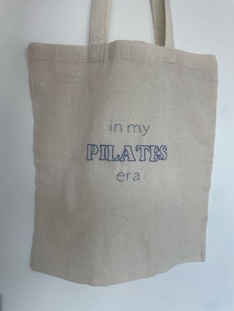 Tote bag Pilates brodé à la main