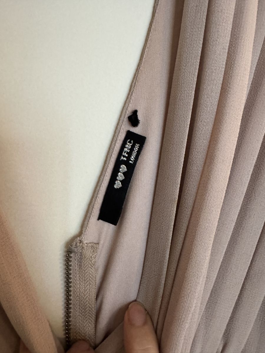 Vestiti: ASOS pink Long dress S – Usato da Zürich venduto da Lovelyperfumes 2