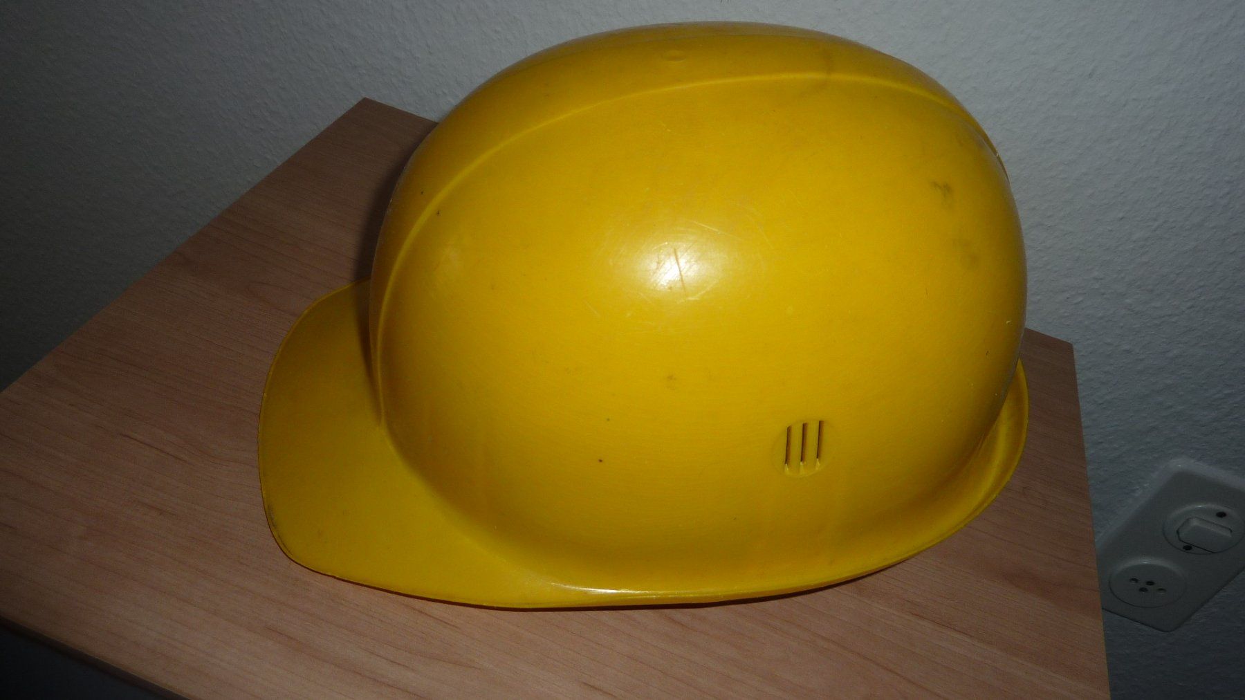 Protezione per viso e udito: wenig gebrauchter bauhelm – Usato da Füllinsdorf venduto da pmarkus