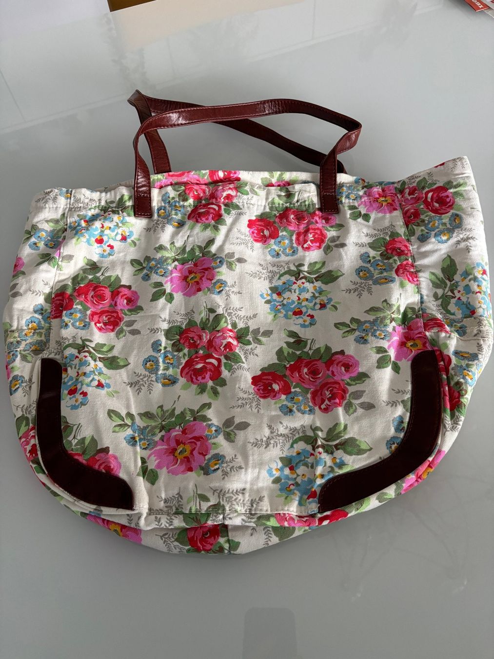 Borse da donna: Schöne Sommertasche mit Blumenmuster und Ledergriff – Usato da Jegenstorf venduto da Hibiscus11 1