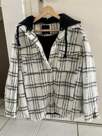 Tally Weijl Hemdjacke kariert mit Kapuze weiss schwarz Gr. M