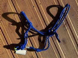 Neues Knotenhalfter Pony