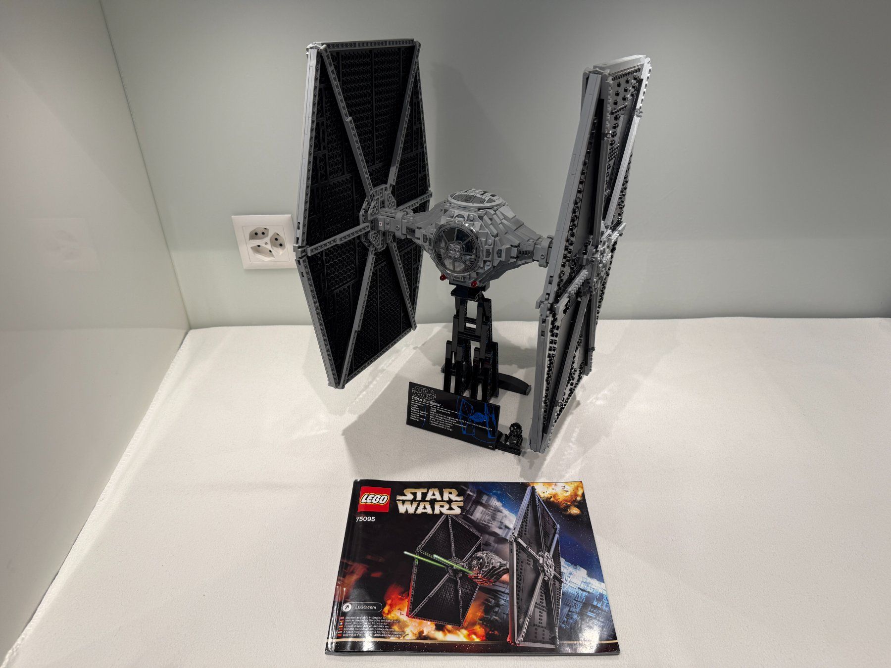 Lego Kit di costruzioni: 75095 LEGO Star Wars UCS Tie Fighter – Usato da Muri AG venduto da Lego-Collector 4
