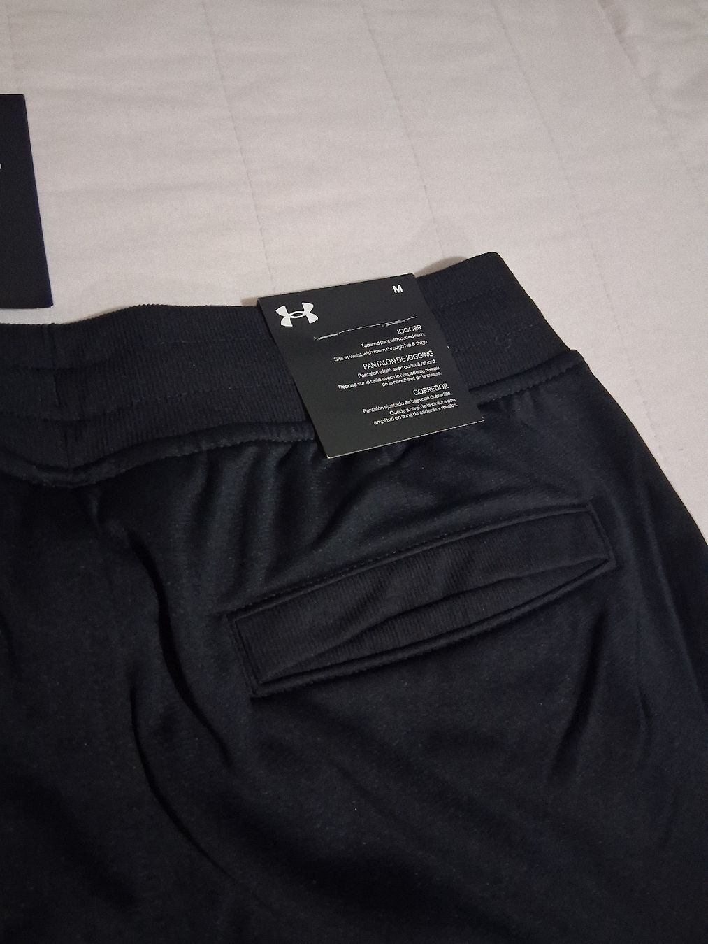 Under Armour Pantalons: NEUE Under Armour "Street Style" Hose - M – Neuf avec emballage d'origine à Füllinsdorf par Potz7 1