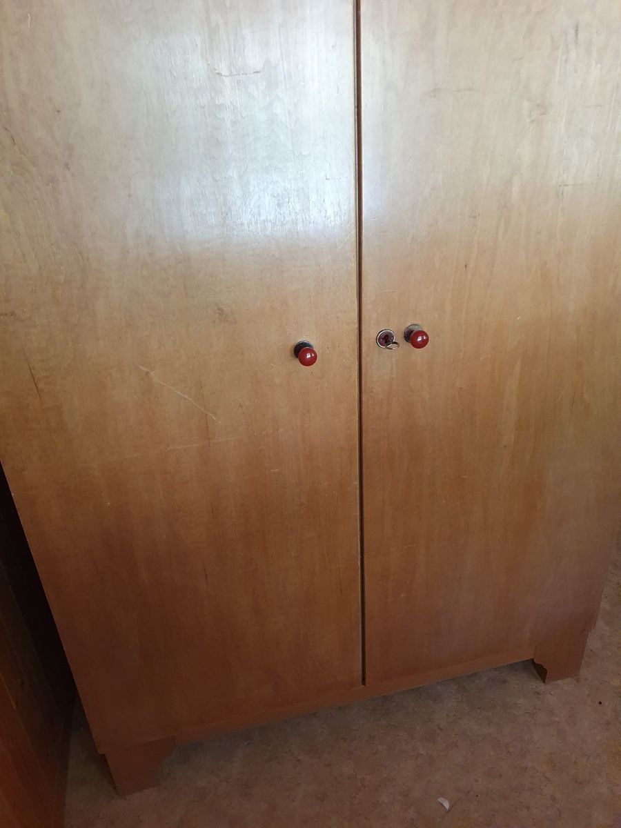 Armadi: Kleiderschrank gebraucht – Usato da Madiswil venduto da rickae01
