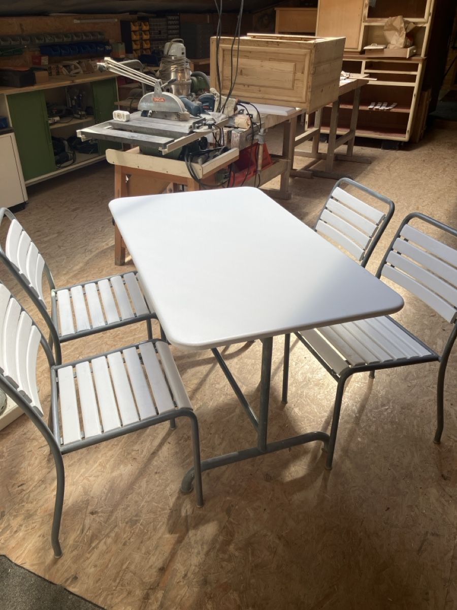 Bigla Set di tavolo e panche: Sissach Bigla Sitzgarnitur Original +++Letzte Aktion+++ – Usato da Erlenbach im Simmental! venduto da Simmentaler-Perlen 1