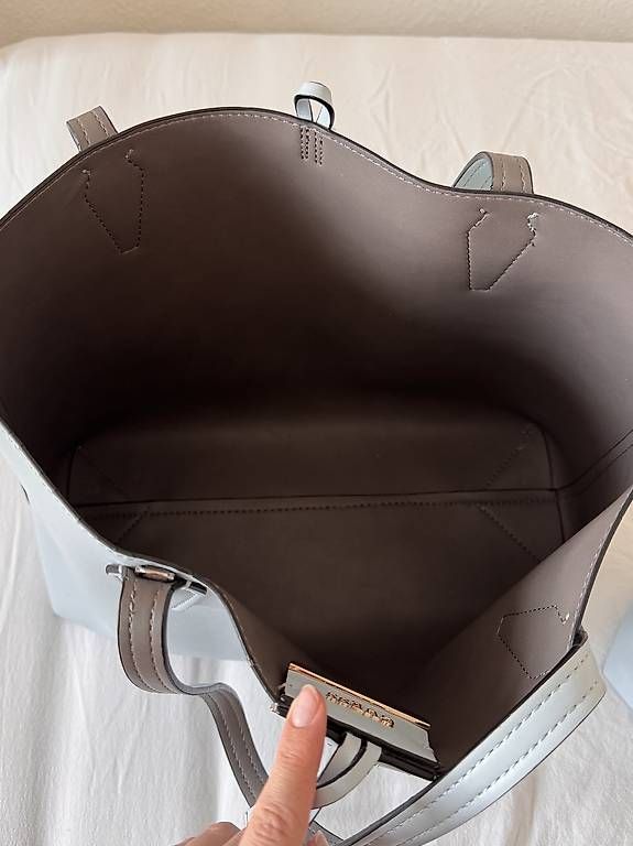 Taschen für Damen: Guess Tote Bag – Gebraucht aus Zürich von Groot2000 3