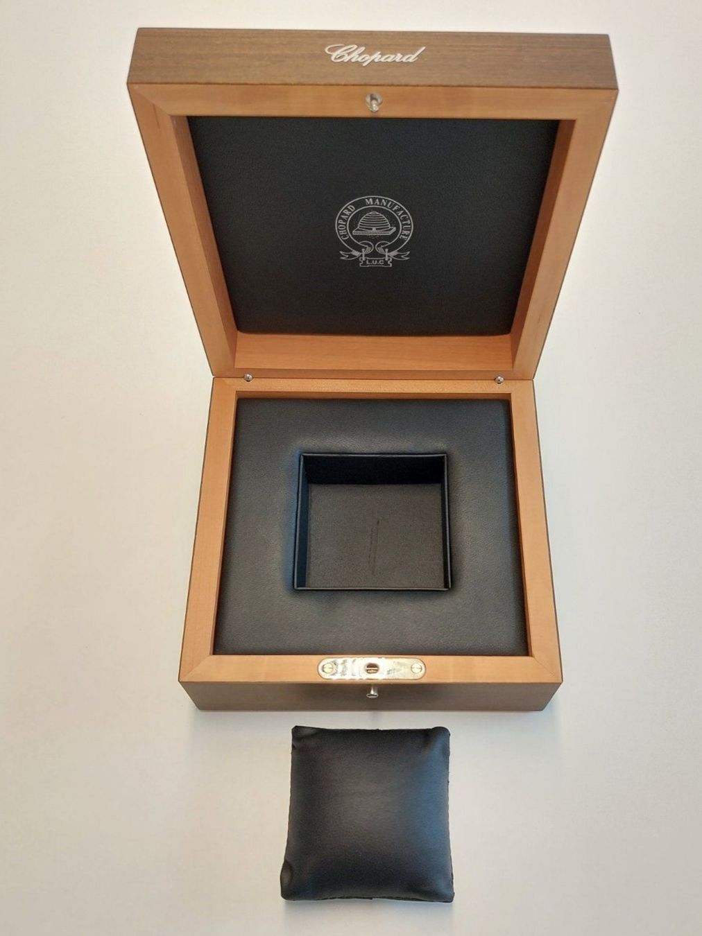 Chopard Scatole porta orologi: Chopard L.U.C - braune Holz Box - ca. 2008 - NEU – Nuovo e nell'imballaggio originale da St. Gallen venduto da shatcy 3