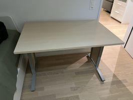 Schreibtisch zu verkaufen