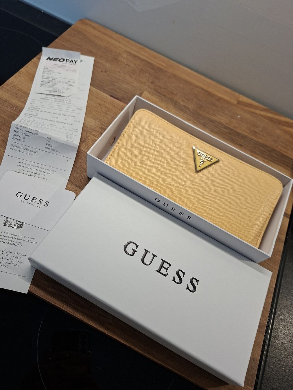 Guess Portamonete: Guess Portemonnaie Apricot – Usato da Meinisberg venduto da MartinaM1972