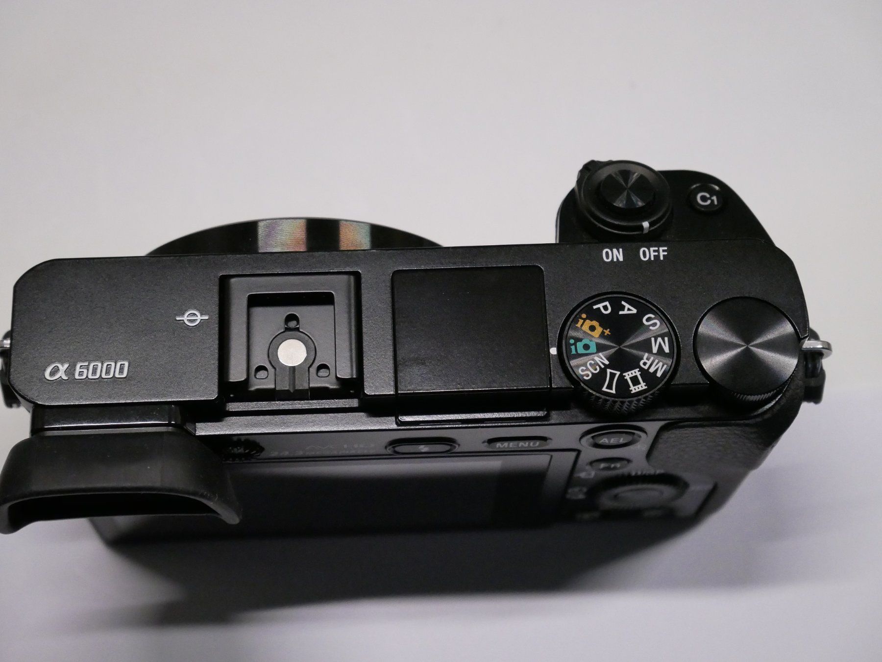 Sony Fotocamera: Sony Alpha 6000 Body – Usato da Chur venduto da Fotofun 3