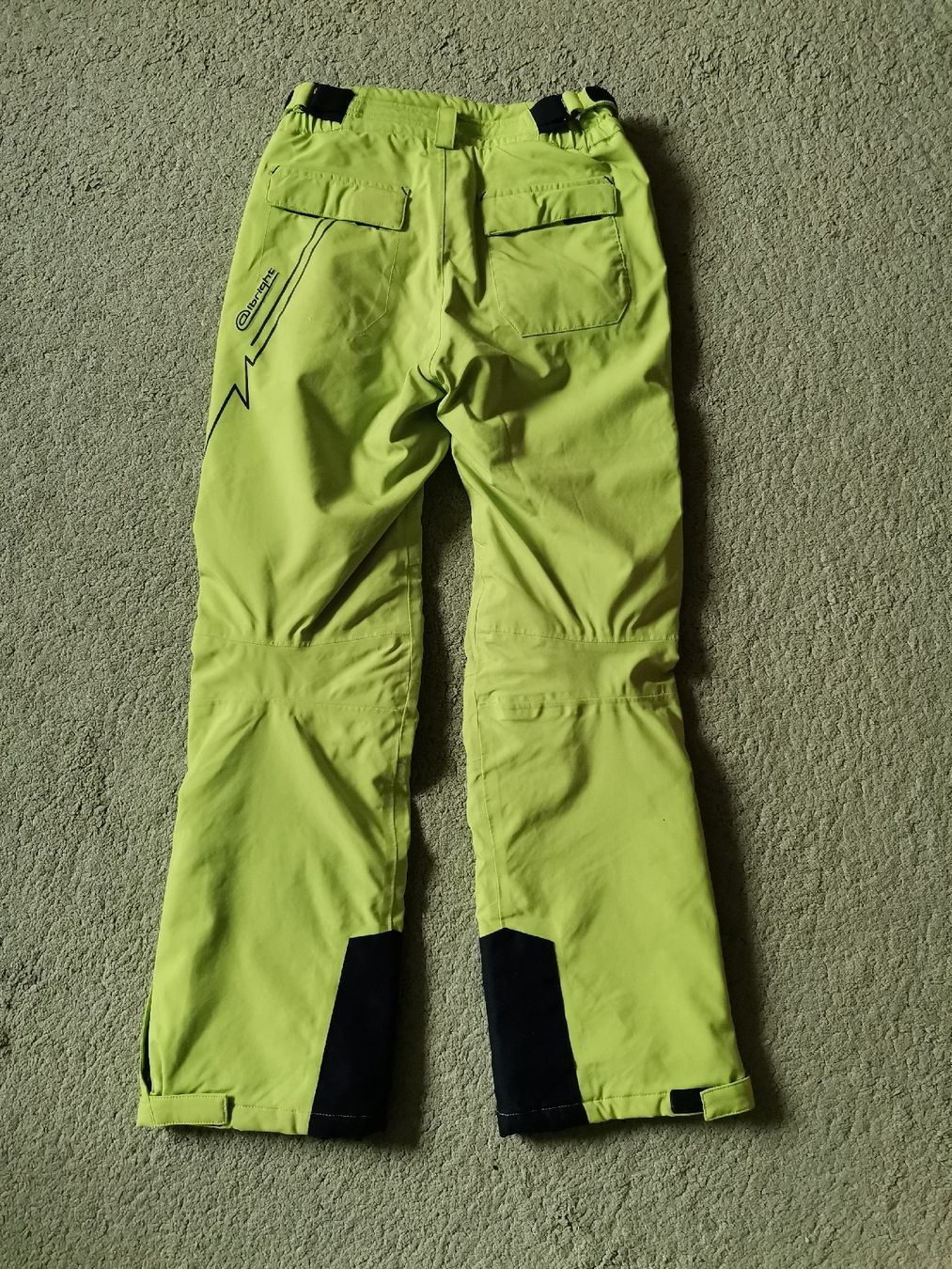 Completi: Ski Jacke mit Skihosen Gr. 164 – Usato da Winterthur venduto da Chinaza 7