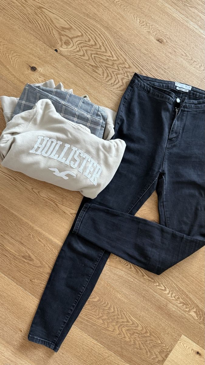 Hollister Lotti di vestiti: Clothes set M / Hollister,Stradivarius – Usato da Boswil venduto da hey.itsme 1