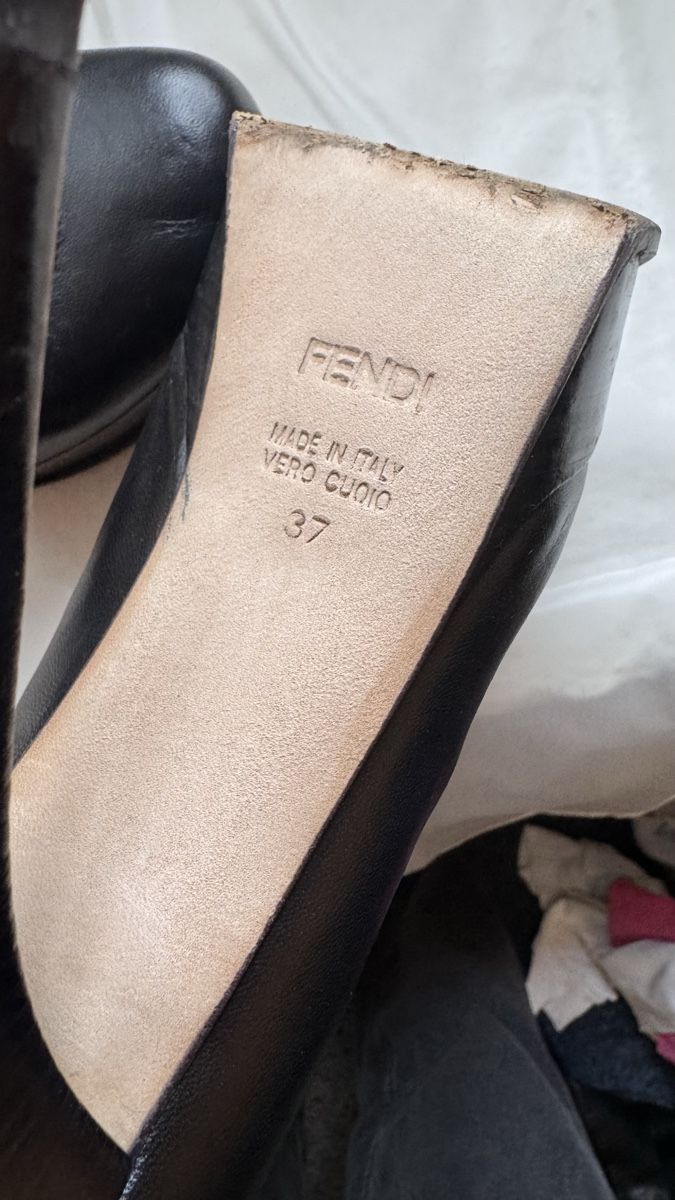 Fendi Scarpe da donna: Fendi Black Leather Heels, Size 37 – Usato da Oberengstringen venduto da elen_75 1