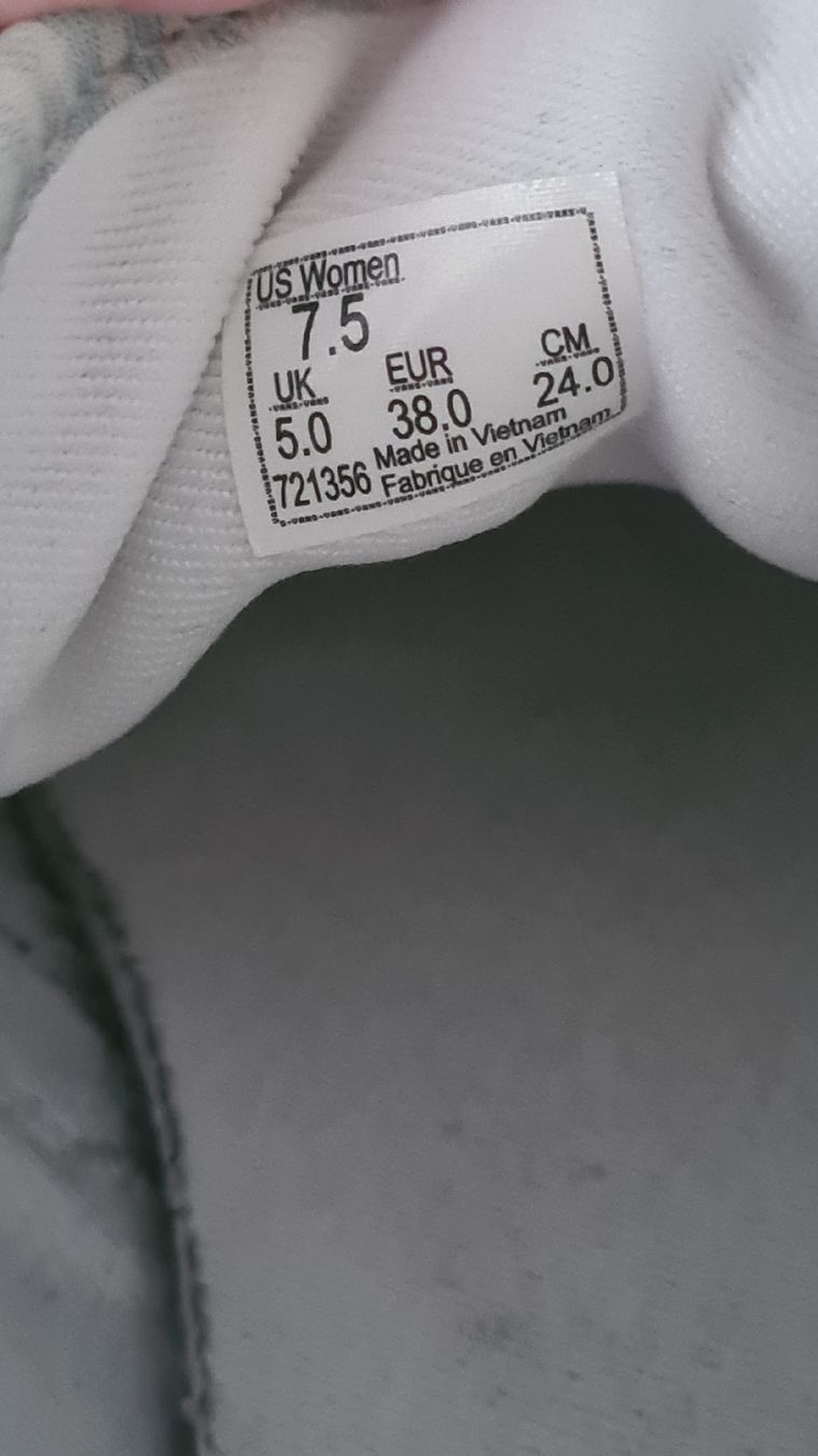 Vans Scarpe da donna: VANS Damenschuhe gr.38 – Usato da Lenzburg venduto da Rama010 1