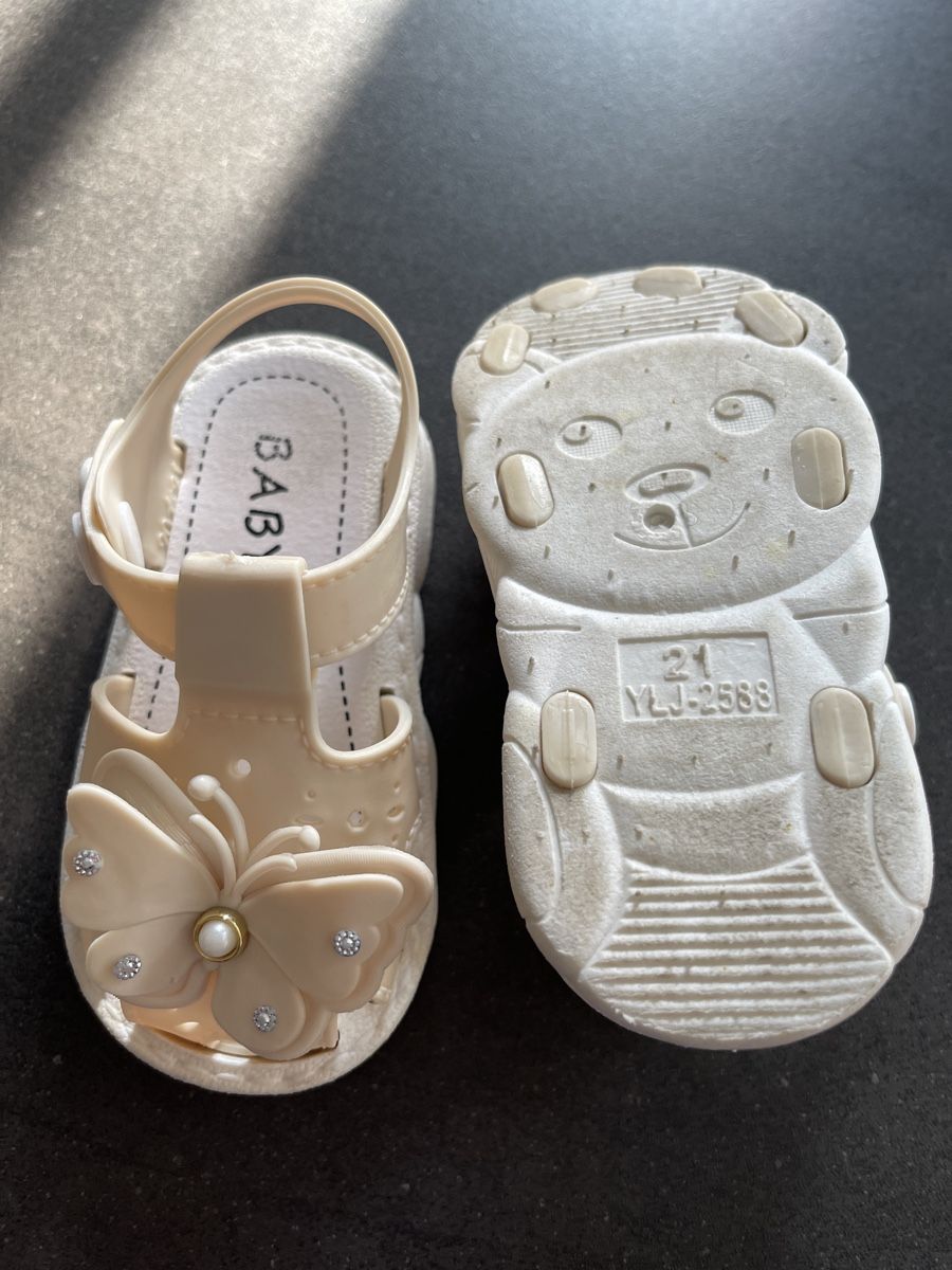 Schuhe für Mädchen: Sommer Sandalen mit Schmetterling, Gr. 21 – Gebraucht aus Engelburg von Annis_Crew 3