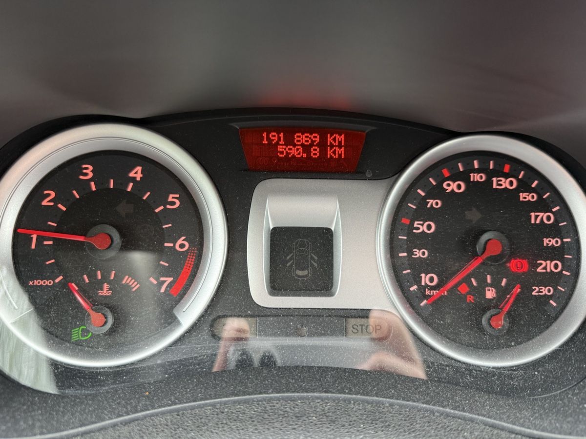 Renault Autos: Renault Clio 1.2 16V T – Defekt aus Appenzell von Harvey.Specter 4
