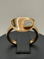 Bague en or jaune design moderne sertie de diamants T.53.5