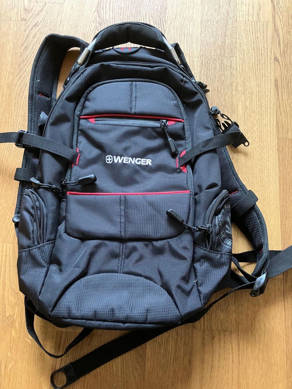 Wenger Rucksäcke: Wenger Rucksack – Gebraucht aus Bubikon von tokidoki